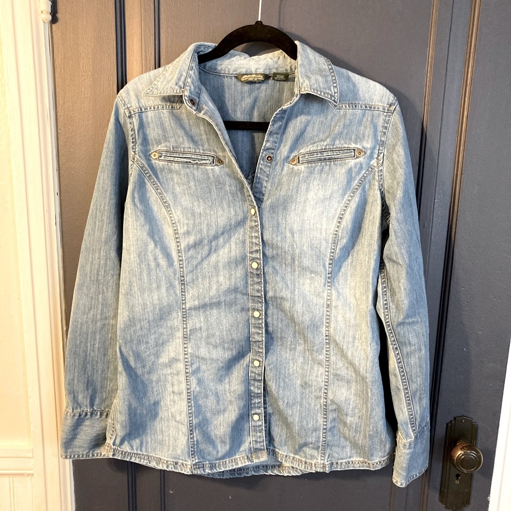Eddie Bauer Chambray Pearl Snap L